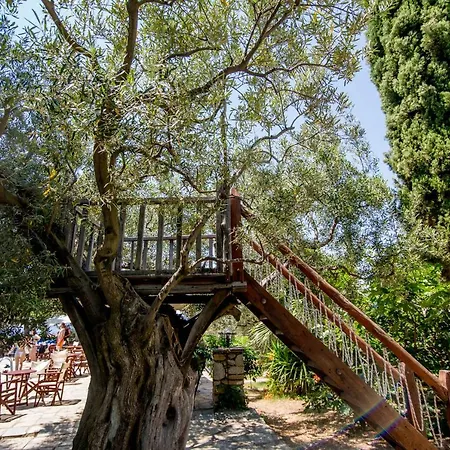 Geranion Village